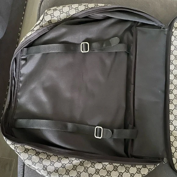 AUTHENTIC gorgeous Gucci travel bag